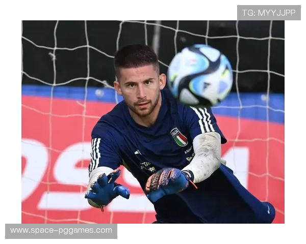 热刺门将维卡里奥多次神扑,化解曼城单刀威胁